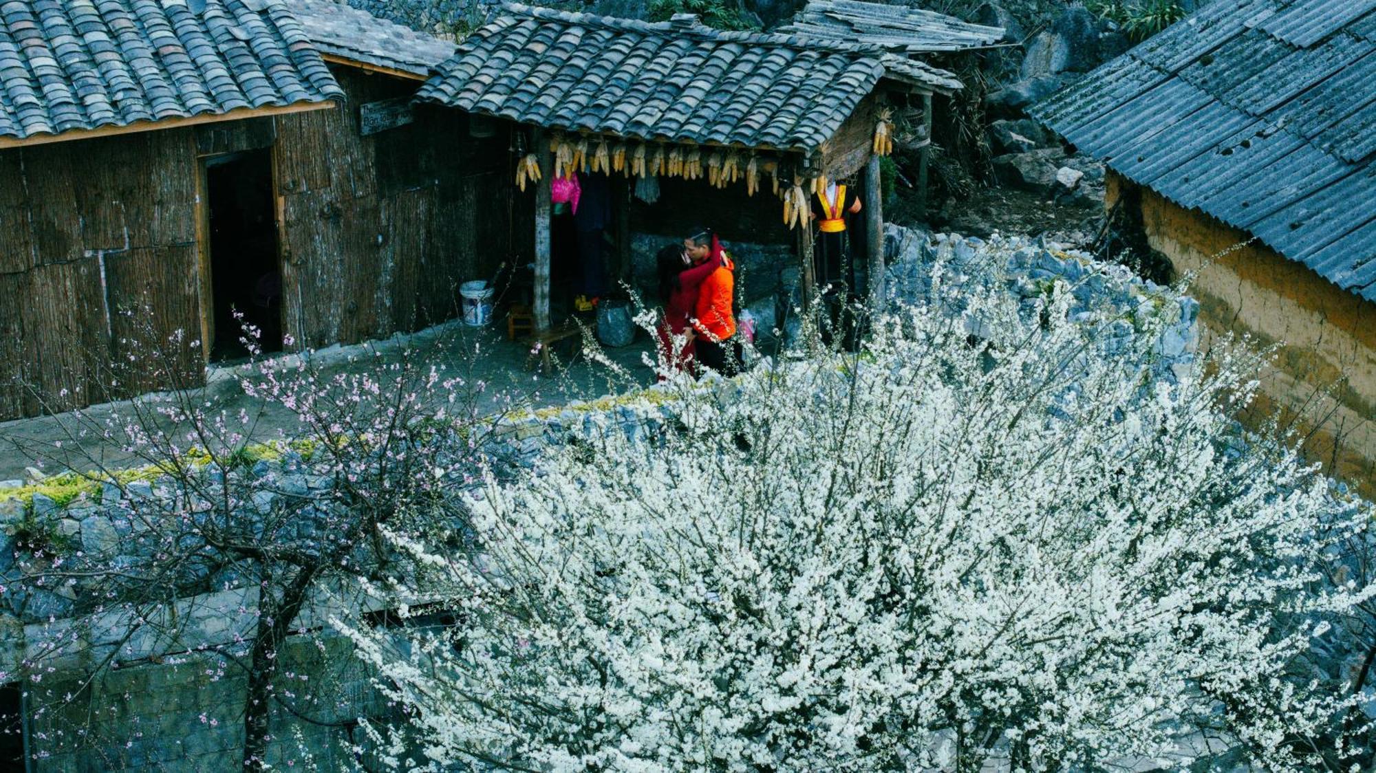 Nha Co Lao Xa Homestay Hmong & Bungalow Air Conditioner Dong Van  Buitenkant foto