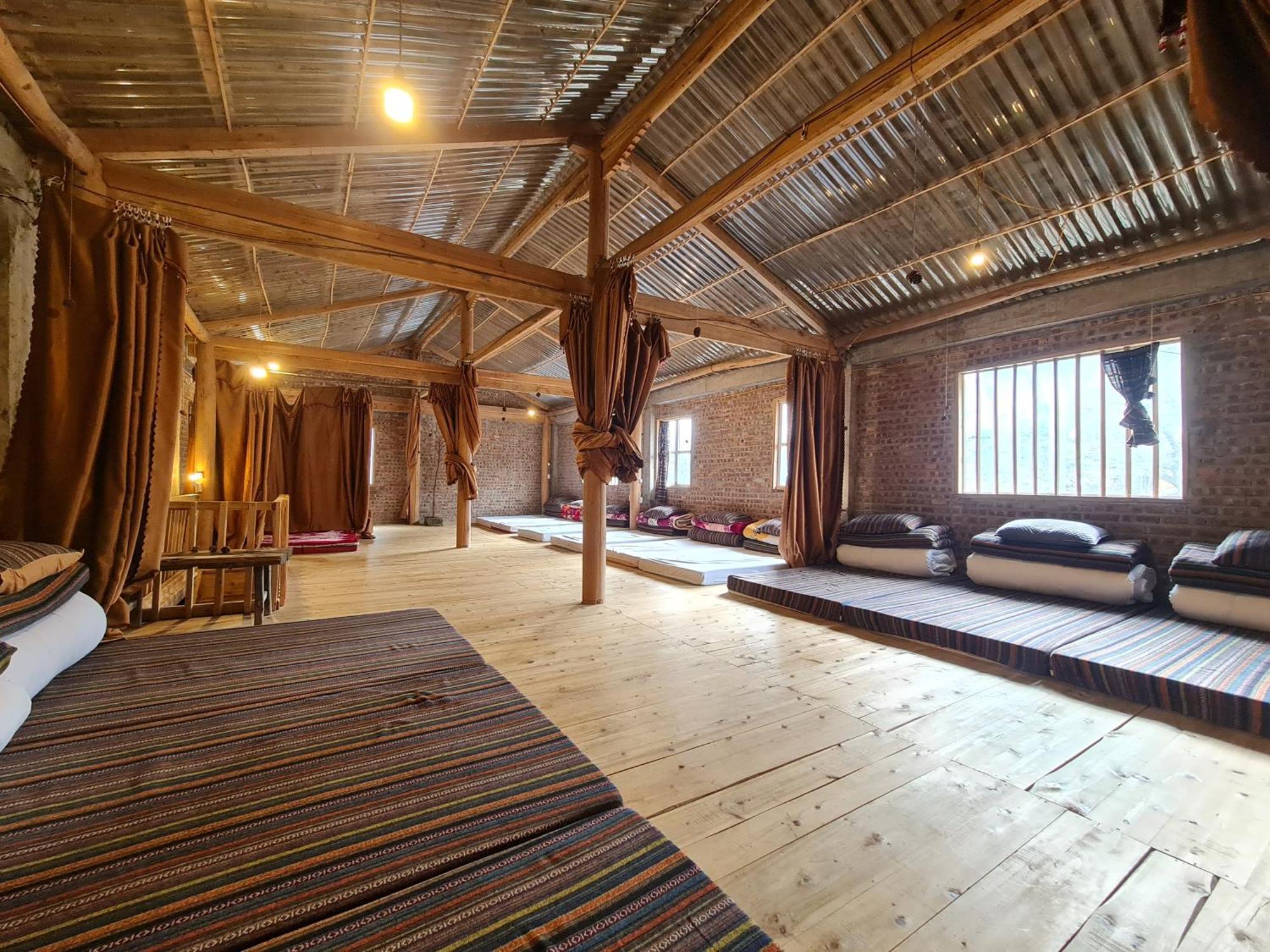 Nha Co Lao Xa Homestay Hmong & Bungalow Air Conditioner Dong Van  Buitenkant foto