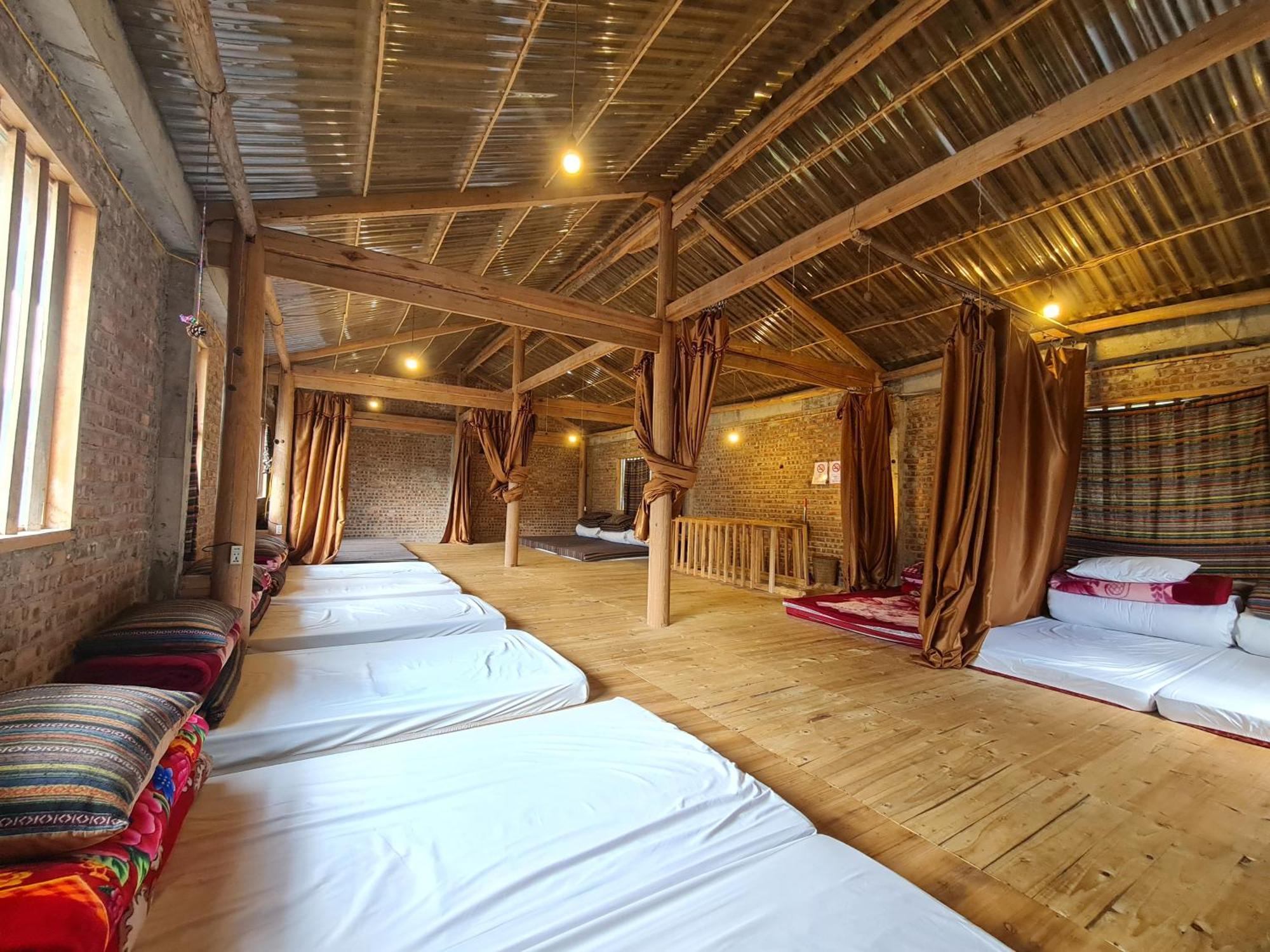 Nha Co Lao Xa Homestay Hmong & Bungalow Air Conditioner Dong Van  Buitenkant foto