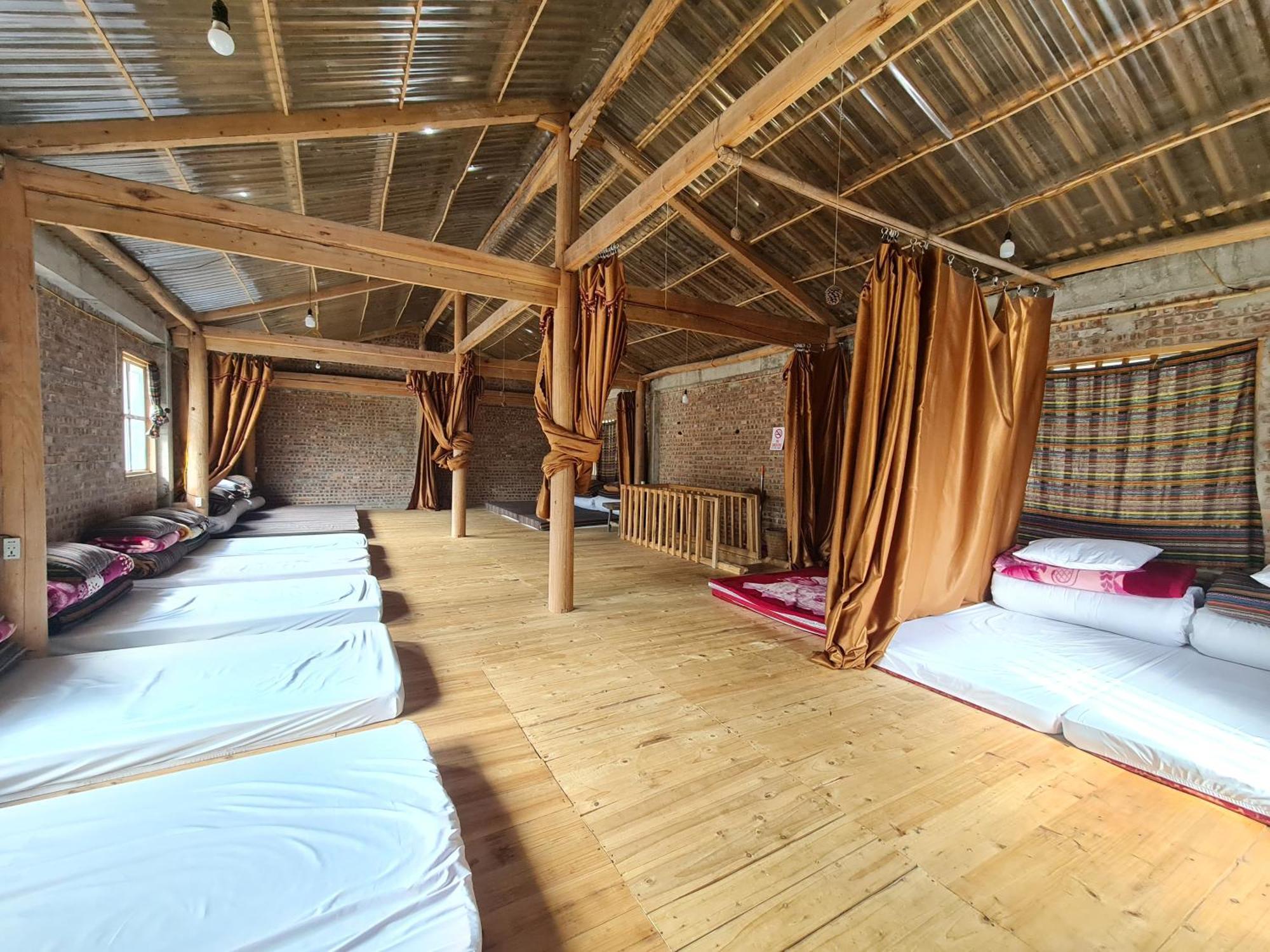 Nha Co Lao Xa Homestay Hmong & Bungalow Air Conditioner Dong Van  Buitenkant foto