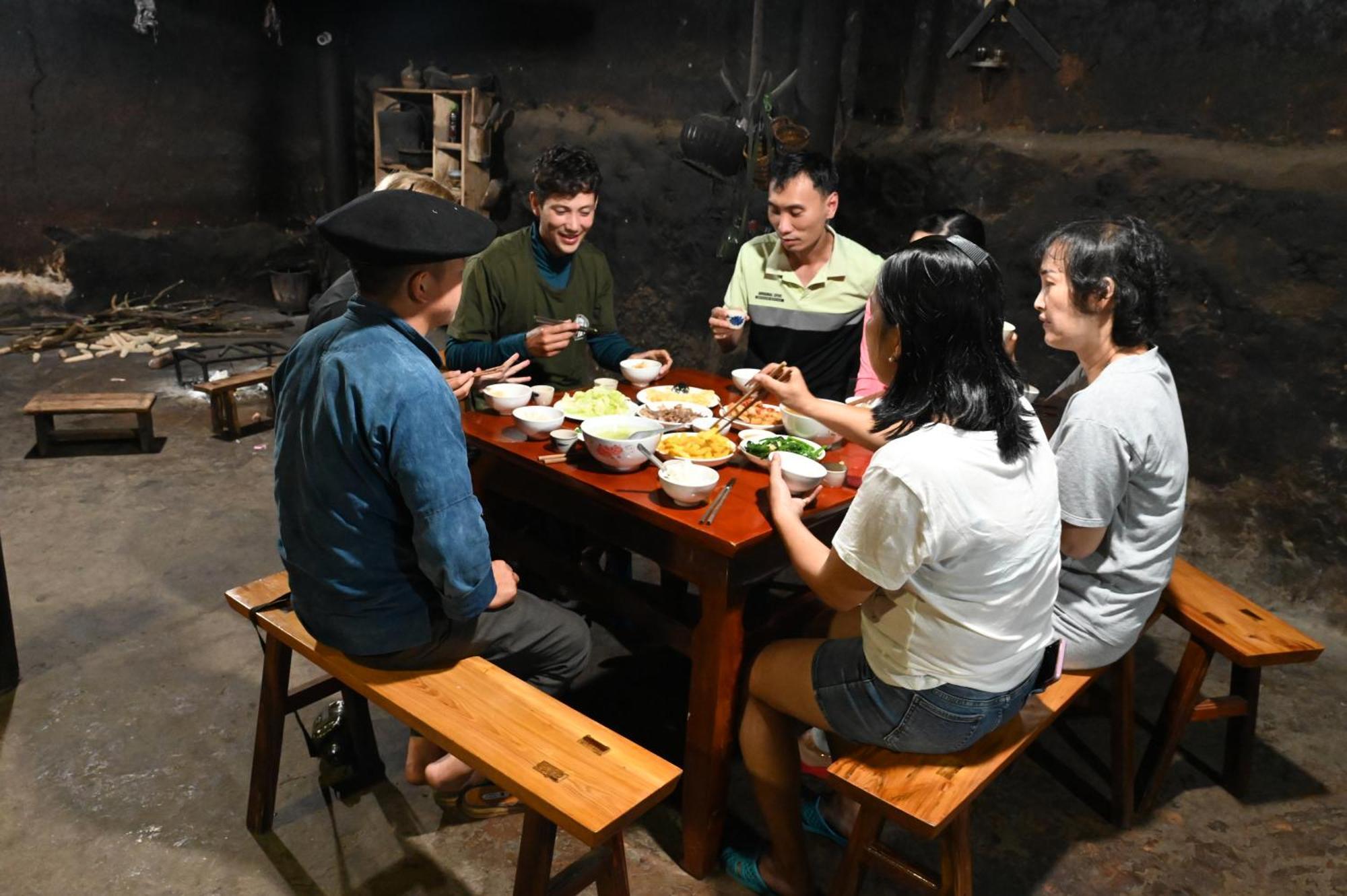 Nha Co Lao Xa Homestay Hmong & Bungalow Air Conditioner Dong Van  Buitenkant foto