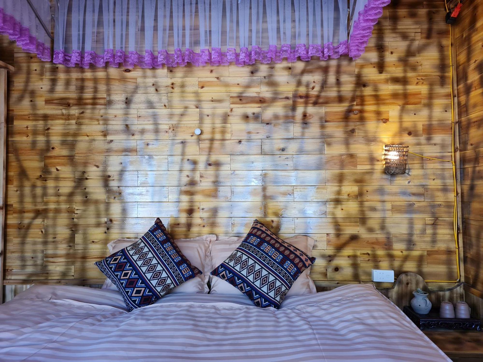 Nha Co Lao Xa Homestay Hmong & Bungalow Air Conditioner Dong Van  Buitenkant foto